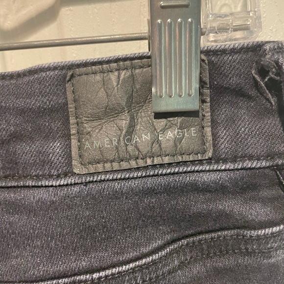 American Eagle, size 4 regular straight jeans(stretchy) - Picture 3 of 4